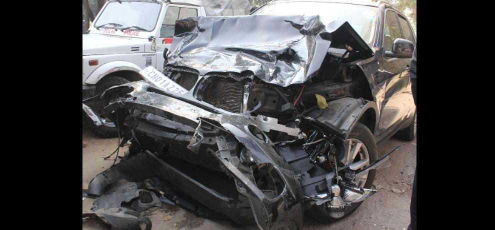 Students from the three innocent car was thrashed to death