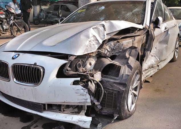 chandigarh number bmw car hit cab at delhi, driver killed
