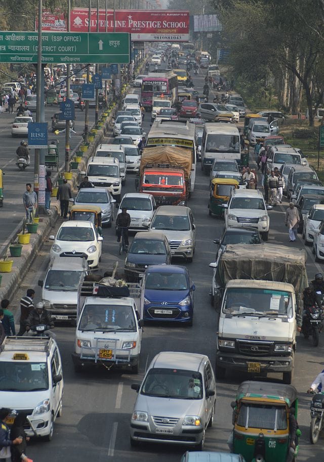 Hapur Road were jammed during enrollment, crawled vehicle