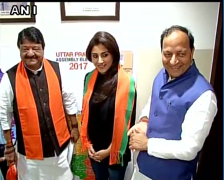 Actor Rimi Sen and kashish khan joins BJP