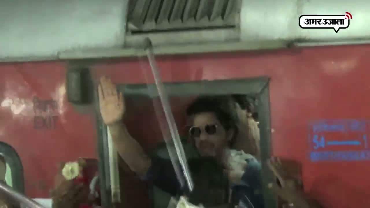 , वडोदरा स्टेशन पर भीड़ में फंसे शख्स ने तोड़ा दम