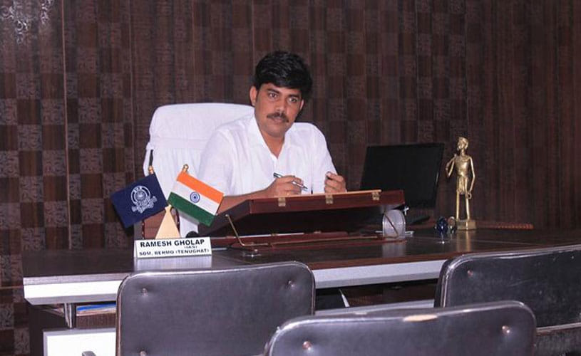 The Story of a Disabled Bangle Seller Who is Now an IAS officer