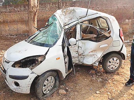 Car crashed into a tree, killing cousins