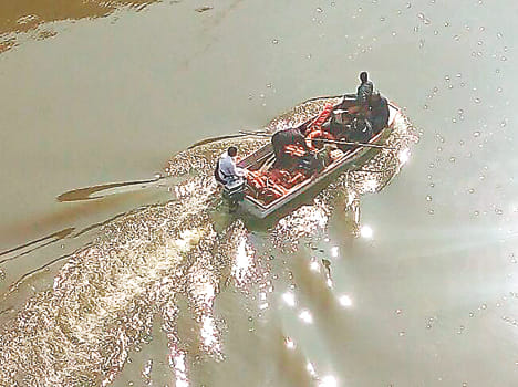 The young man's body was found 15 km from the bridge
