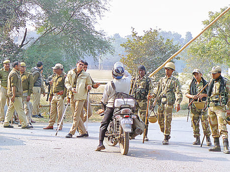  security cordon in several cycles to reach ro room