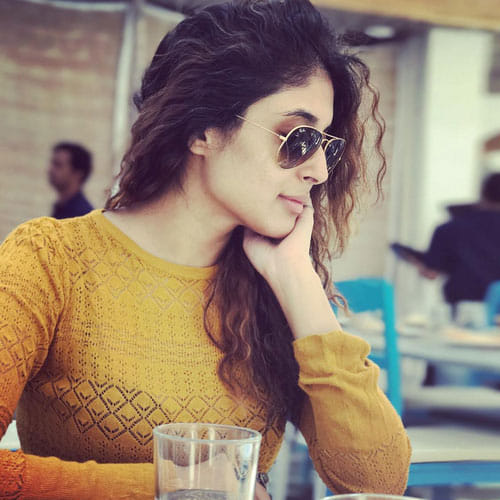 backless viral photos of new chandrakanta