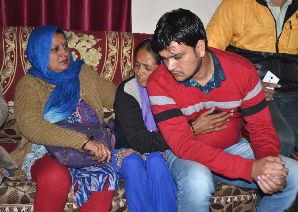 woman meet with family after 12 years