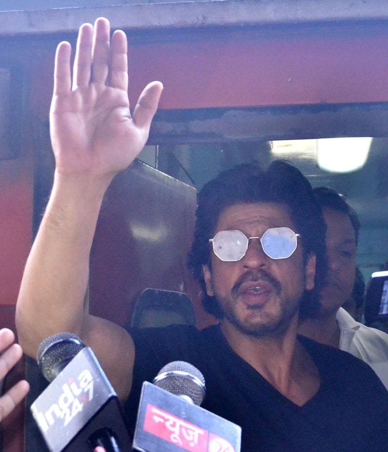 sahrukh khan and sunny leony comes to mathura