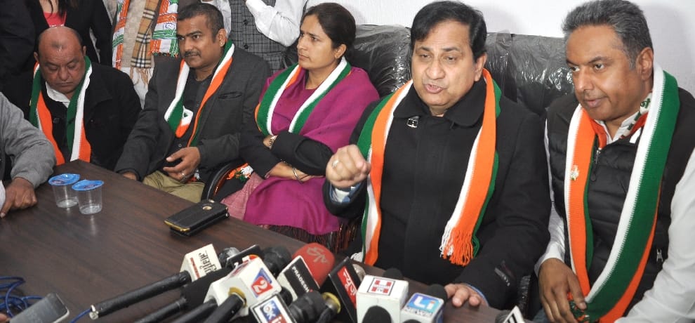congress attacked on kejriwal and bjp in punjab