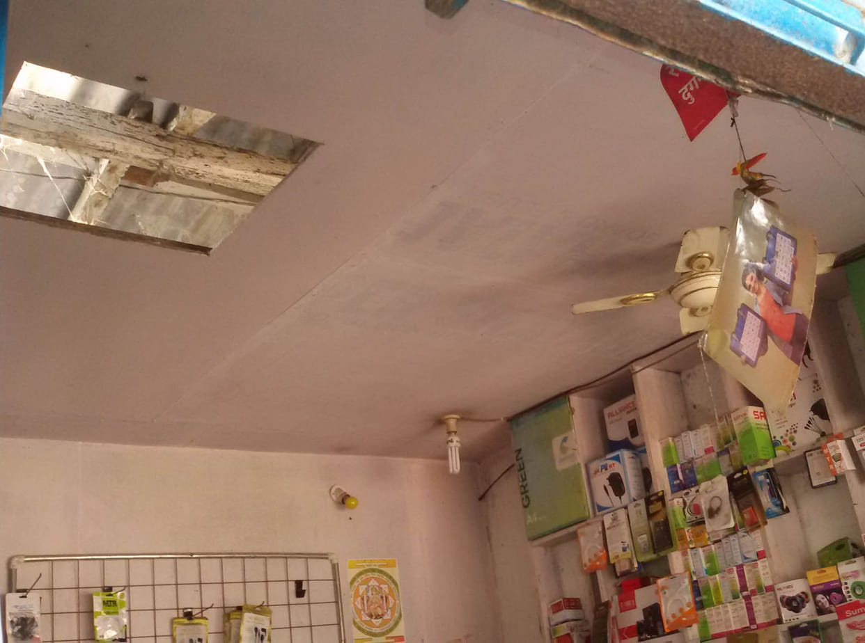 theft from mobile shop
