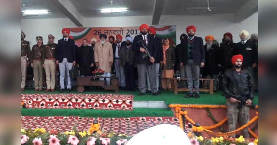 CM Badal hoisted the national flag in Mohali