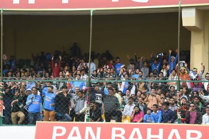 india vs england t20 dhoni fans in kanpur
