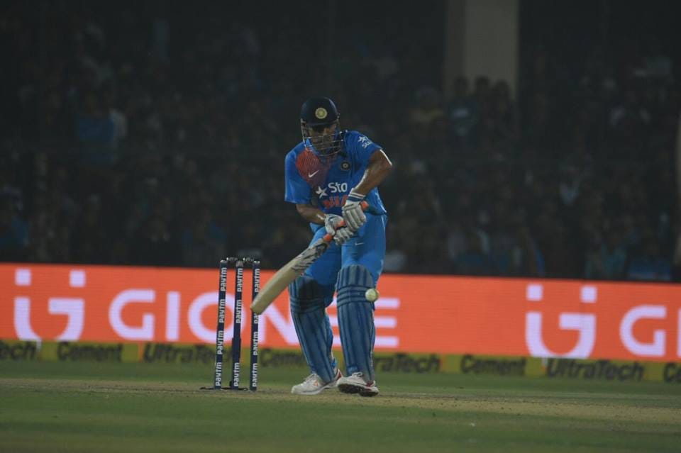  Dhoni become Man of the mathch in ODI after 10 years called himself old wine   