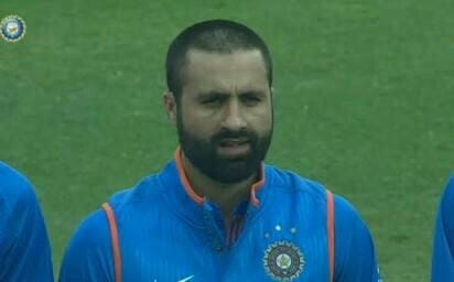 kashmiri cricketer parvez rasool chewing gum during national anthem in green park stadium