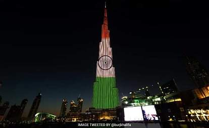 BURF KHALIFA AND Rashtrapati Bhavan illuminated WITH TIRANGA 