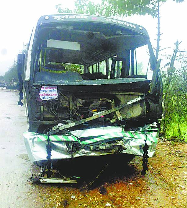 Devotee woman killed in truck-bus collision