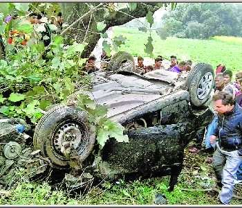Six killed in road accidents including Prdhanpti