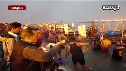 Devotees take holy dip on Mauni Amavasya in allahabad  