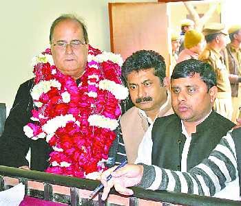 Three candidates fill the nomination including Kidvai