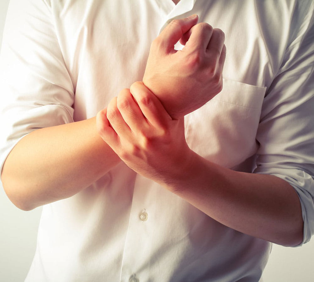 what to do in paralysis attack