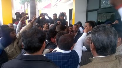 Varanasi BJP workers shouted slogans against Keshav Prasad