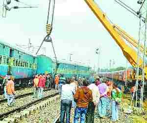 Sultanpur passenger derails