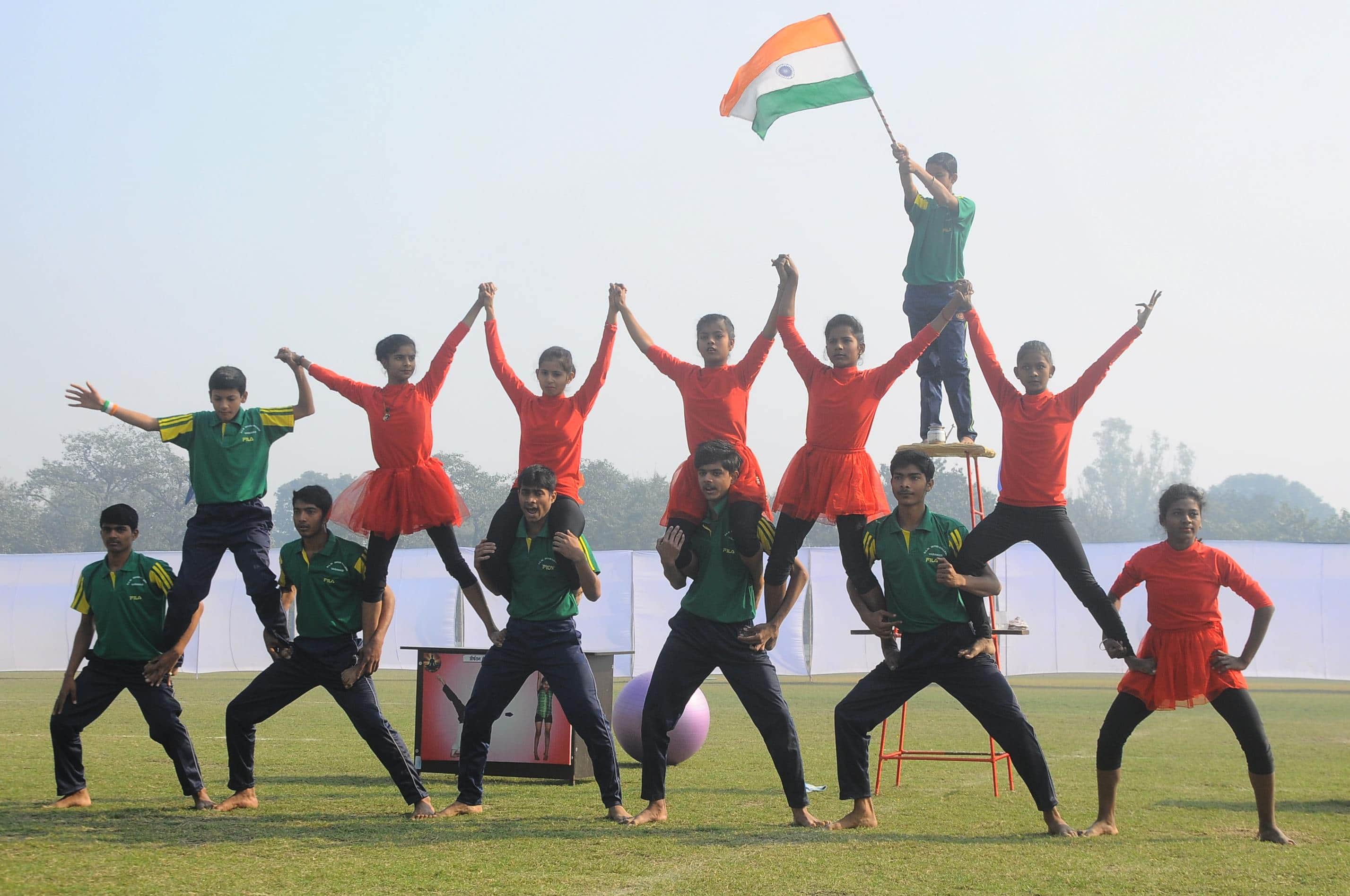 se photos of republic day celebration at varanasi