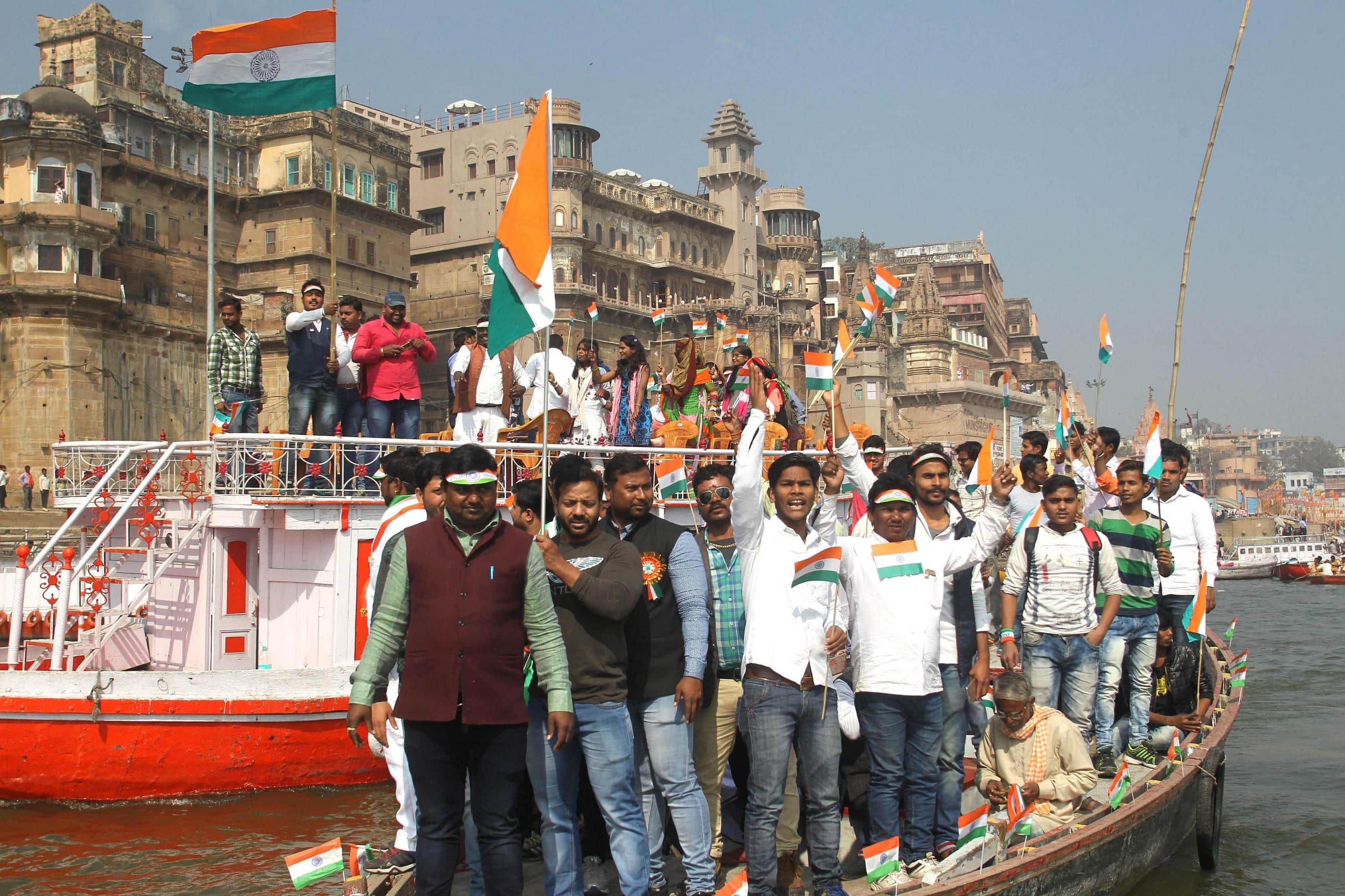 se photos of republic day celebration at varanasi