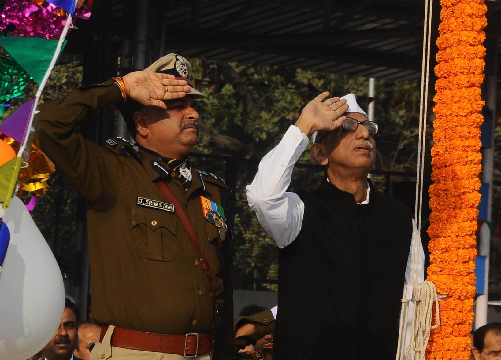 se photos of republic day celebration at varanasi