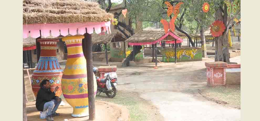 siurajkund fare langoors brings to control monkeys in fare