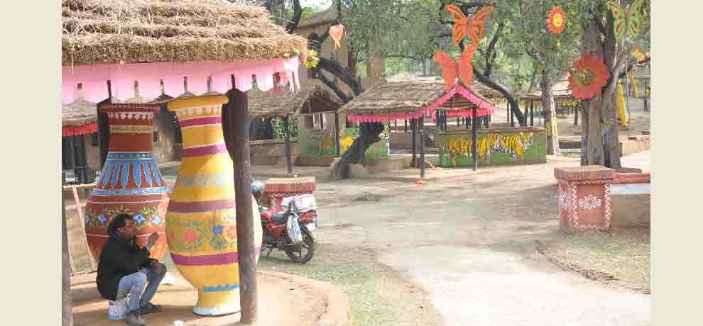 siurajkund fare langoors brings to control monkeys in fare