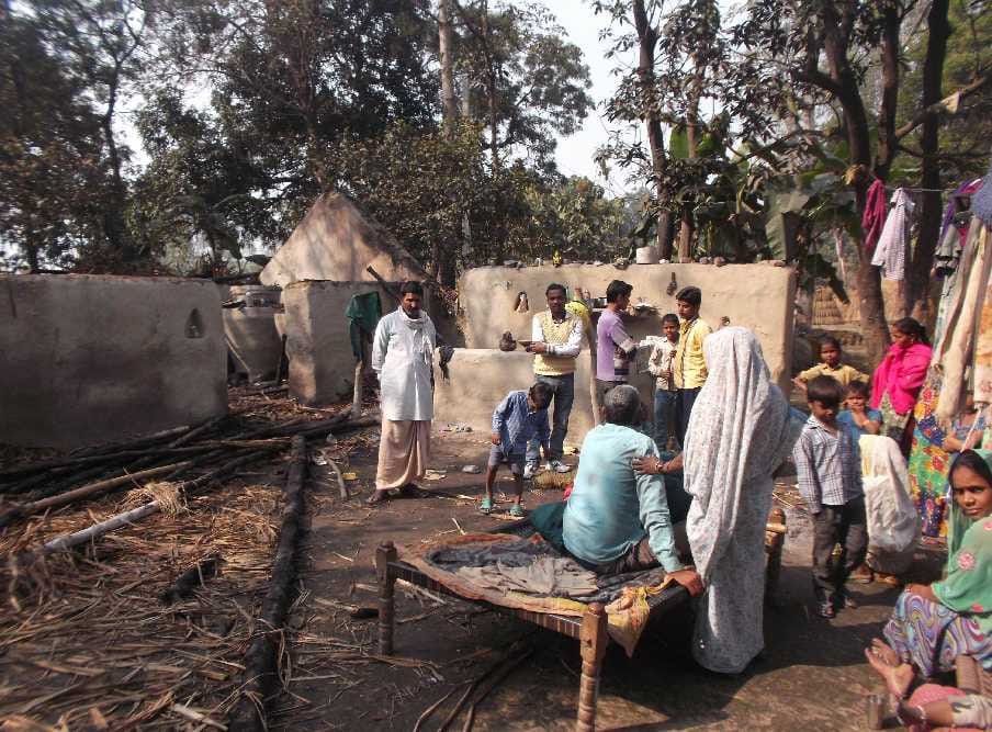 The fire burned the house, the loss of thousands
