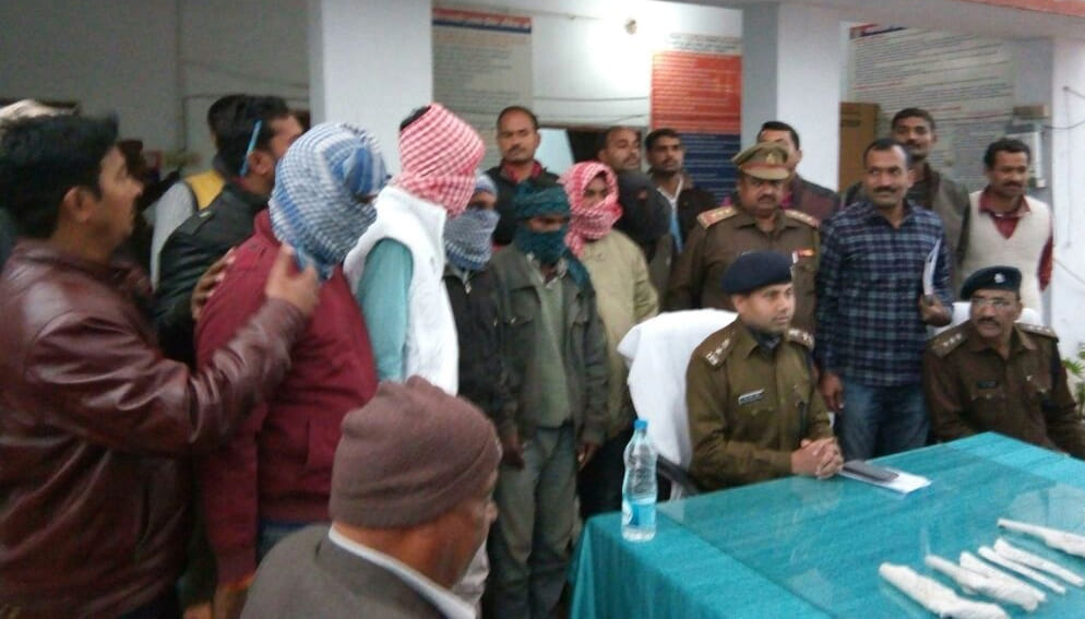 8 smugler arrested