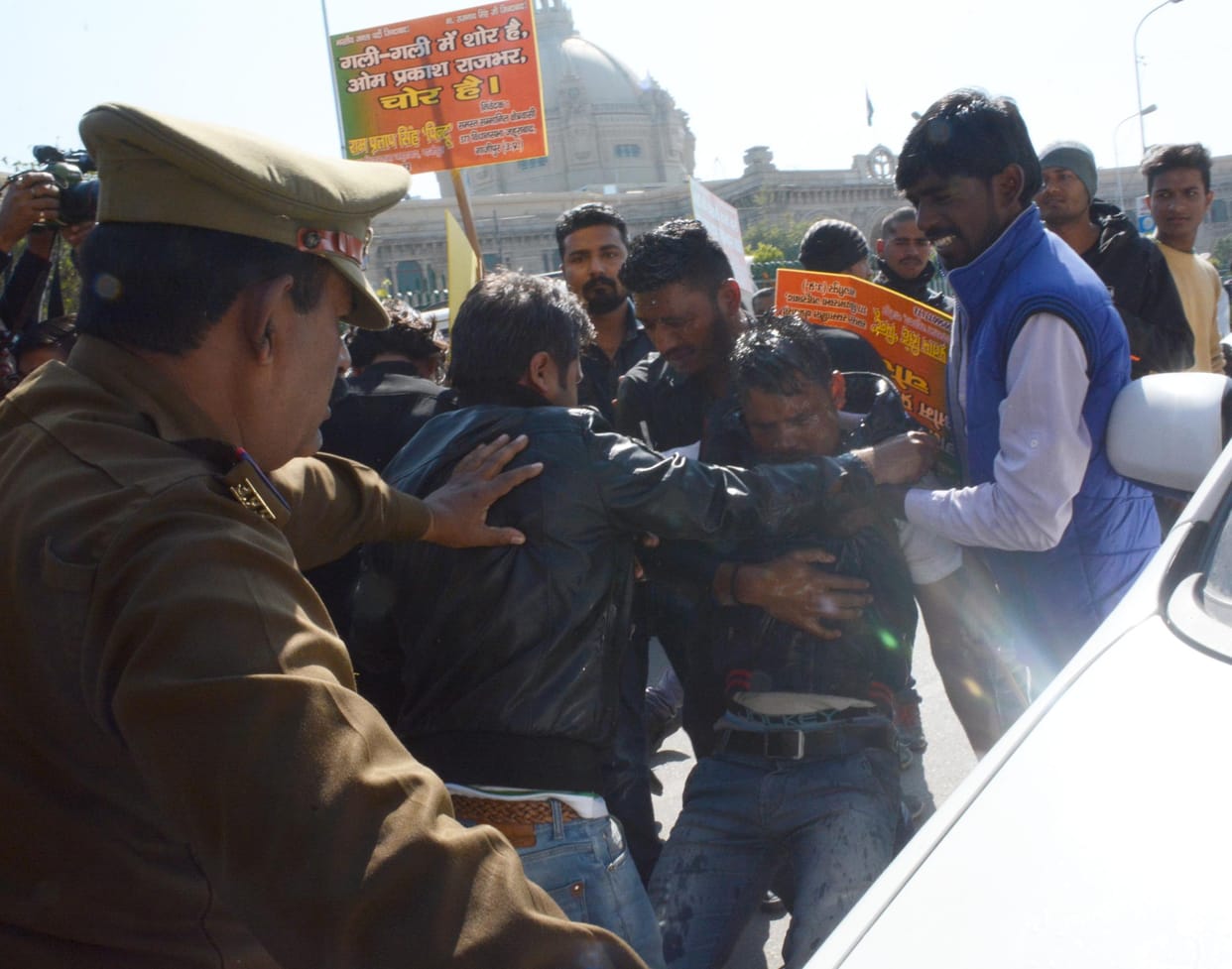 bjp worker tried to commit suicide in bjp office