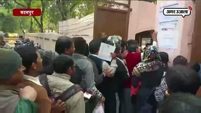 PARENT MADE QUEUE FOR CHILDREN'S ADMISSION IN KANPUR