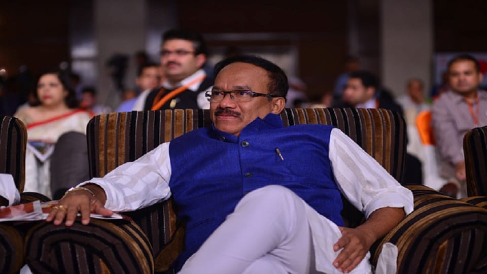 goa cm Laxmikant Parsekar: teacher traveled to the CM