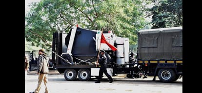 Manesar special way and were taken by the robot machine mortar cell