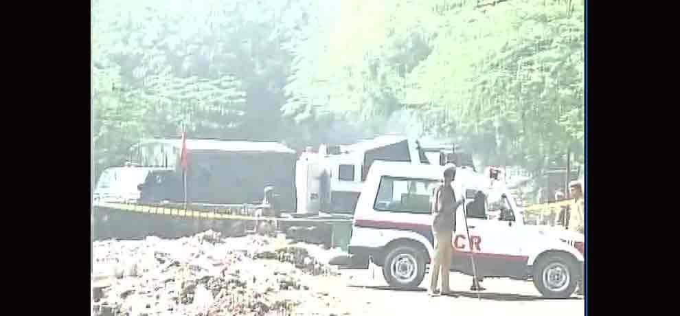 A mortar shell was found lying in a village of Kishan Garh in Vasant Kunj area of Delhi, nsg on spot
