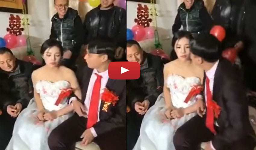 Bride Disgusted Her Face When Groom Tried To Kiss Her In China