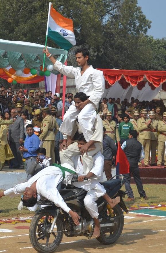 Fanfare celebrating the festival of democracy