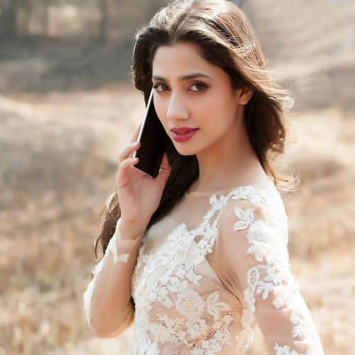 mahira became the beautiful woman of pakistan