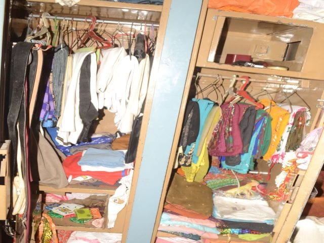 Two homes of millions of jewelry, cash stolen