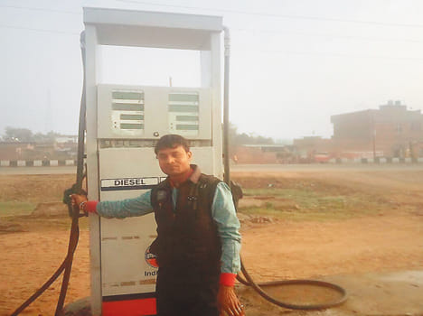 Nagar Panchayat president Demolition of petrol at the pump