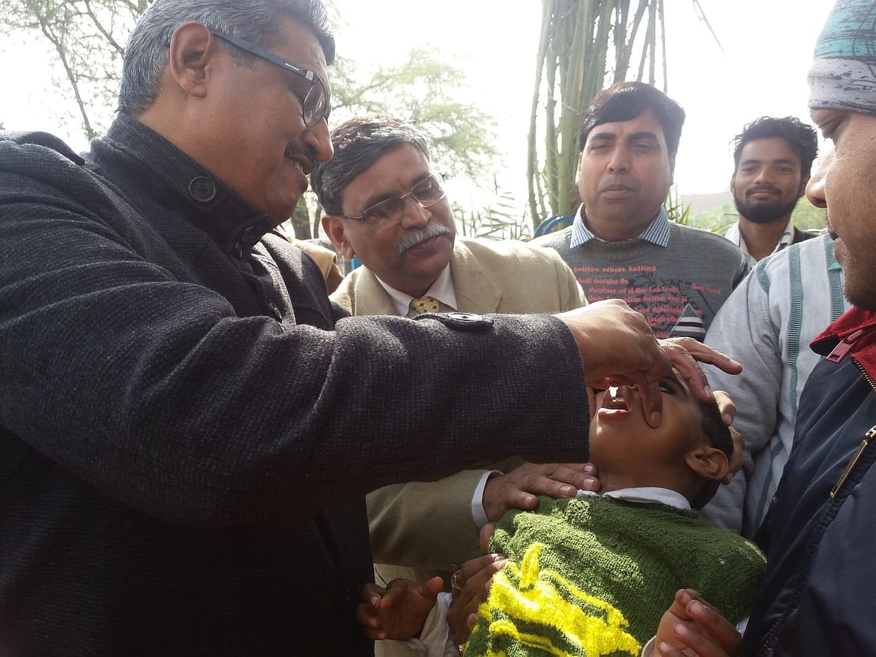 bachchon ko pilaee do boond jindagee kee