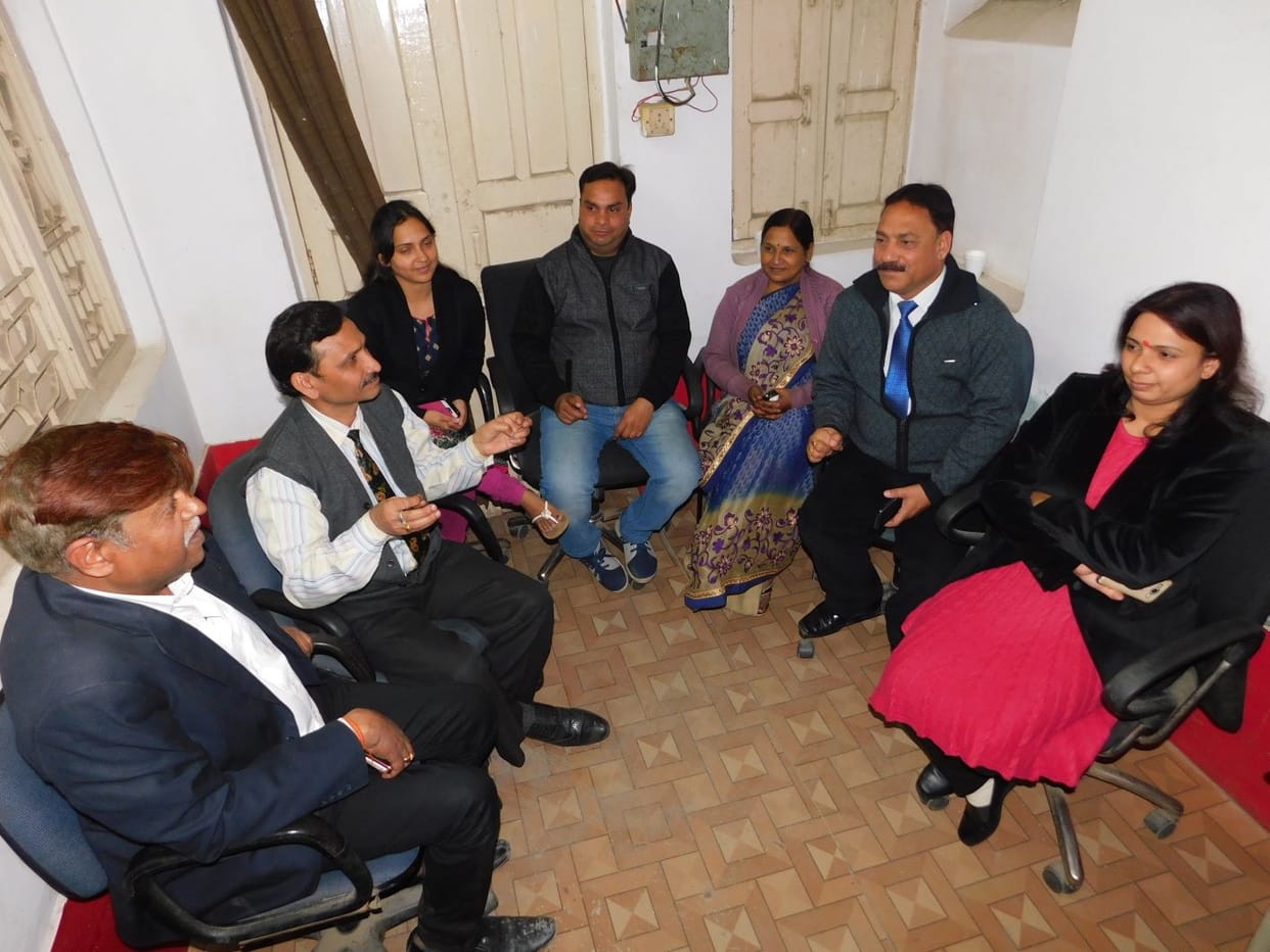 sirph bajat nahin, yojanaon par dhyaan dena bhee jarooree