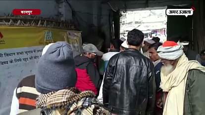 Muslim brothers sign in support of voter awareness campaign of amar ujala