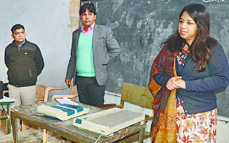 Do not neglect the polling staff: CDO