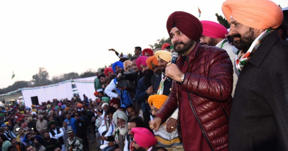 Navjot singh sidhu in mohali, attacks on aap and bjp