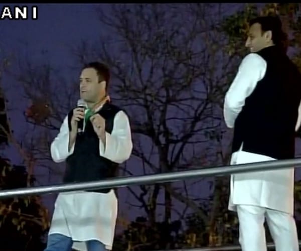 rahul gandhi and akhilesh yadav public meet