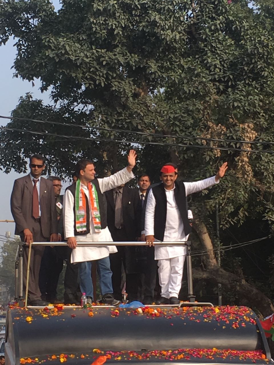 road show of rahul and akhilesh in varanasi  hasbeen postpond